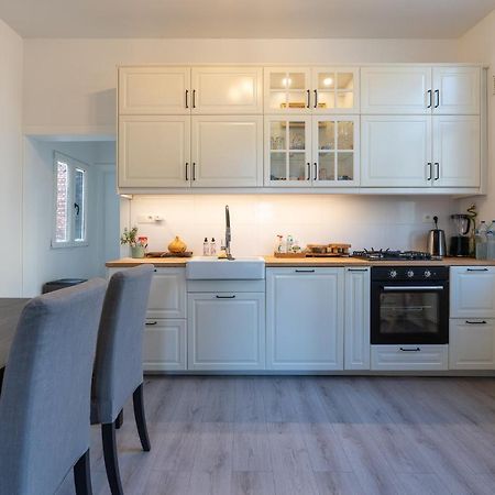 Large Room In House W Shared Kitchen & Bathroom W Free Parking Bluecard Antwerp Exterior photo